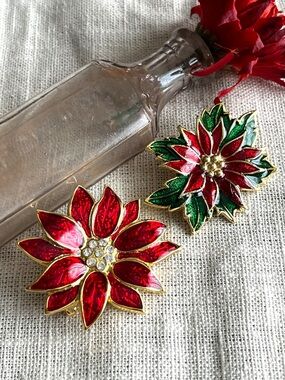 Vintage Poinsettia Rhinestone Brooch Set